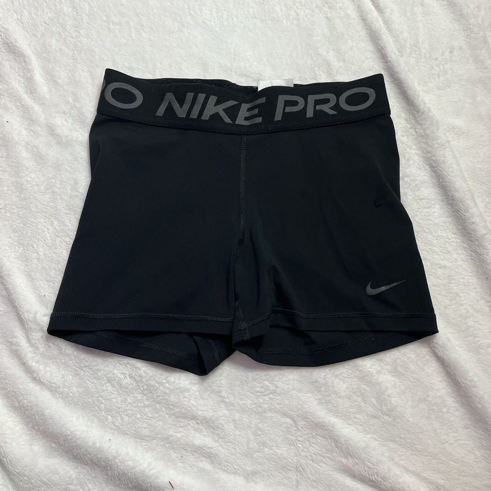 black and grey nike pros
